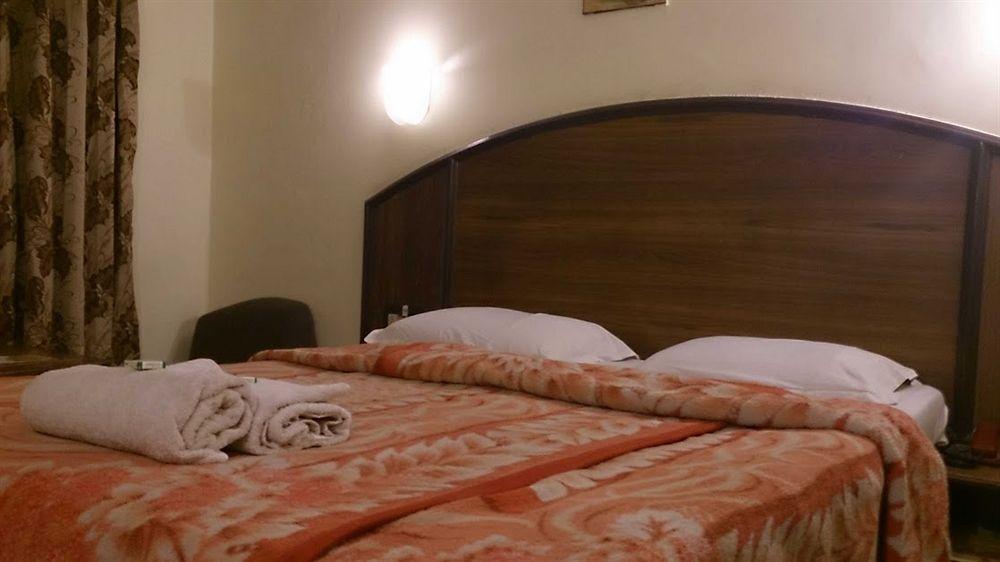 แฟบโฮเต็ล เขมส์ อูตี้ Hotel ภายนอก รูปภาพ